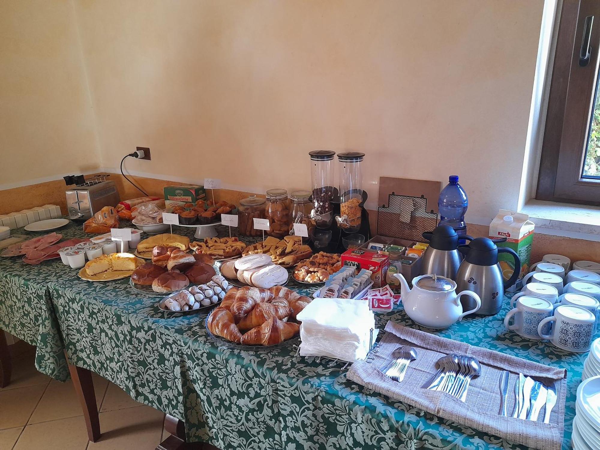 Agriturismo La Stragola Нікозія Екстер'єр фото