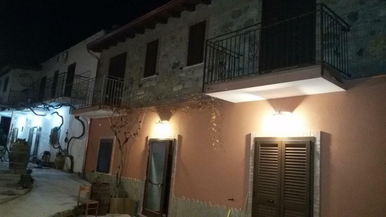 Agriturismo La Stragola Нікозія Екстер'єр фото